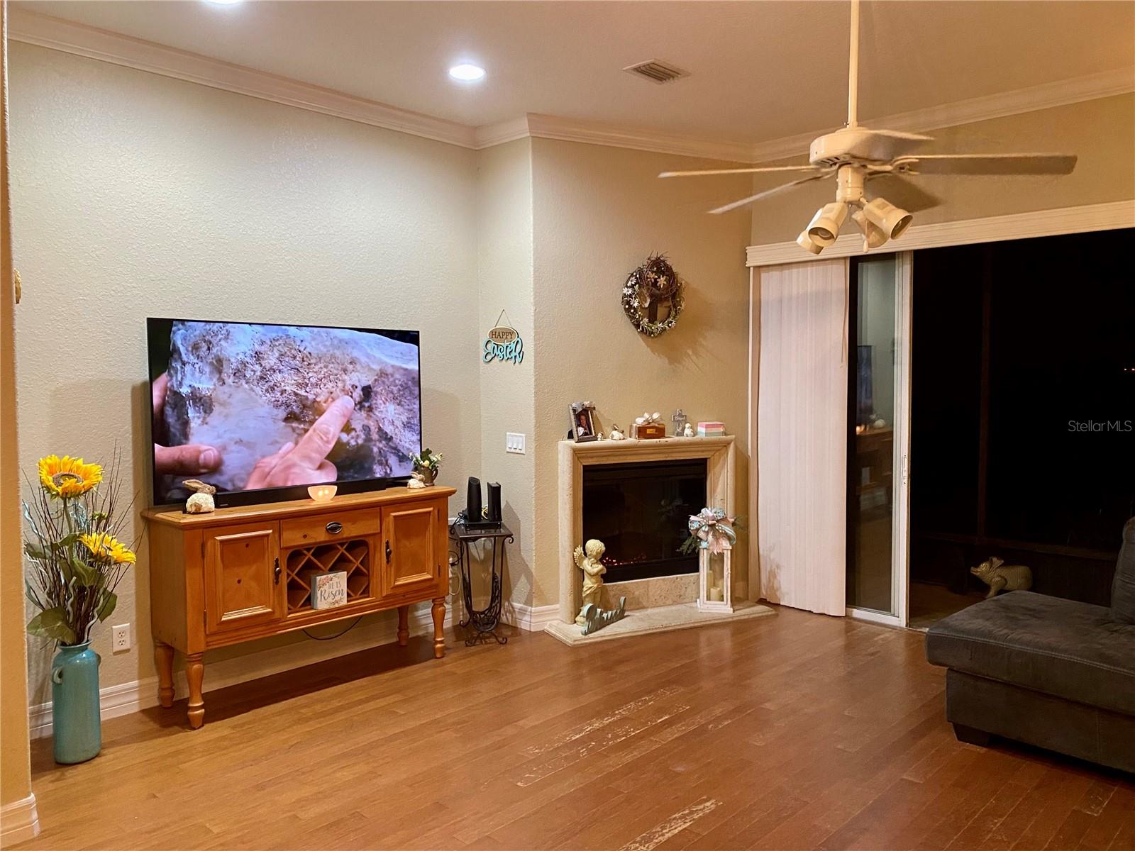 1051 Green Gate Blvd Property Photo 2