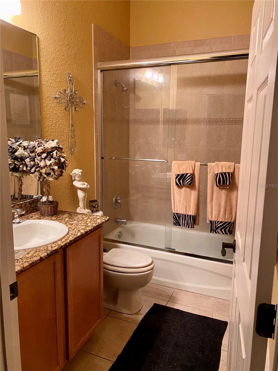 1051 Green Gate Blvd Property Photo 6