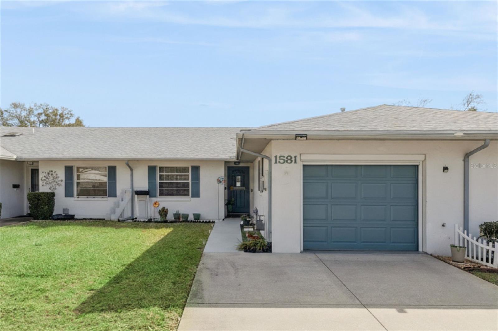 1581 OAKVIEW CIR SE Property Photo 1