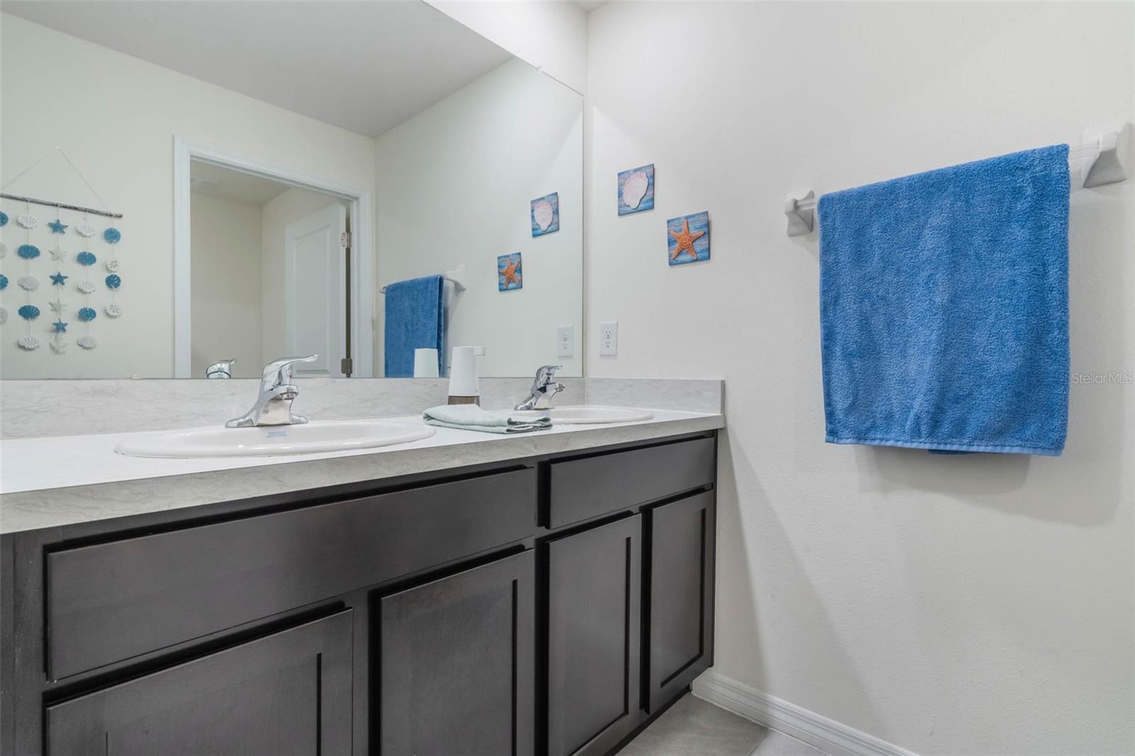 8595 Triumph Cir Property Photo 23