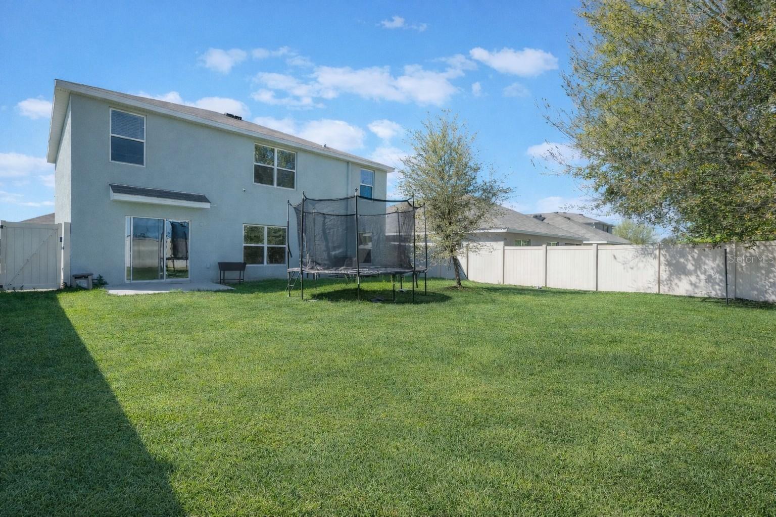 8595 Triumph Cir Property Photo 36