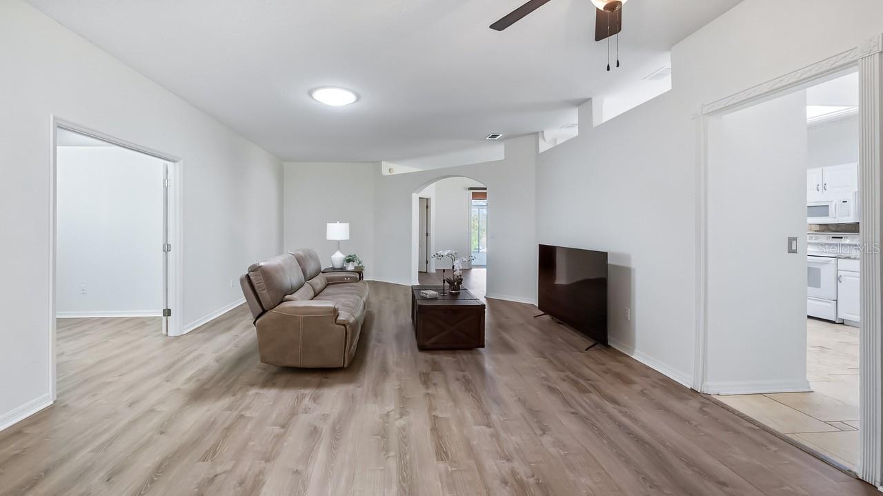3734 Hasting Ln Property Photo 7