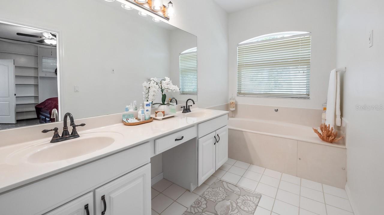 3734 Hasting Ln Property Photo 25