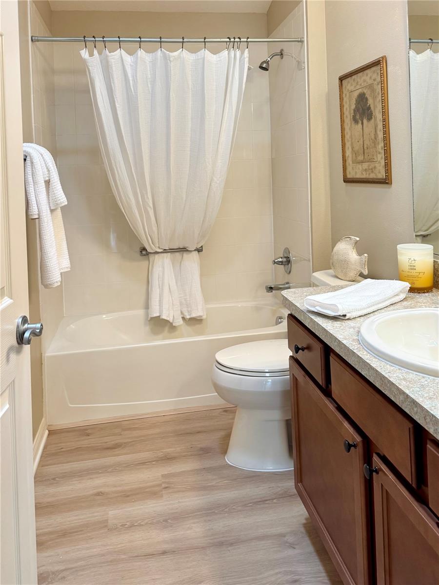 2000 Goldenrod Ct Property Photo 9