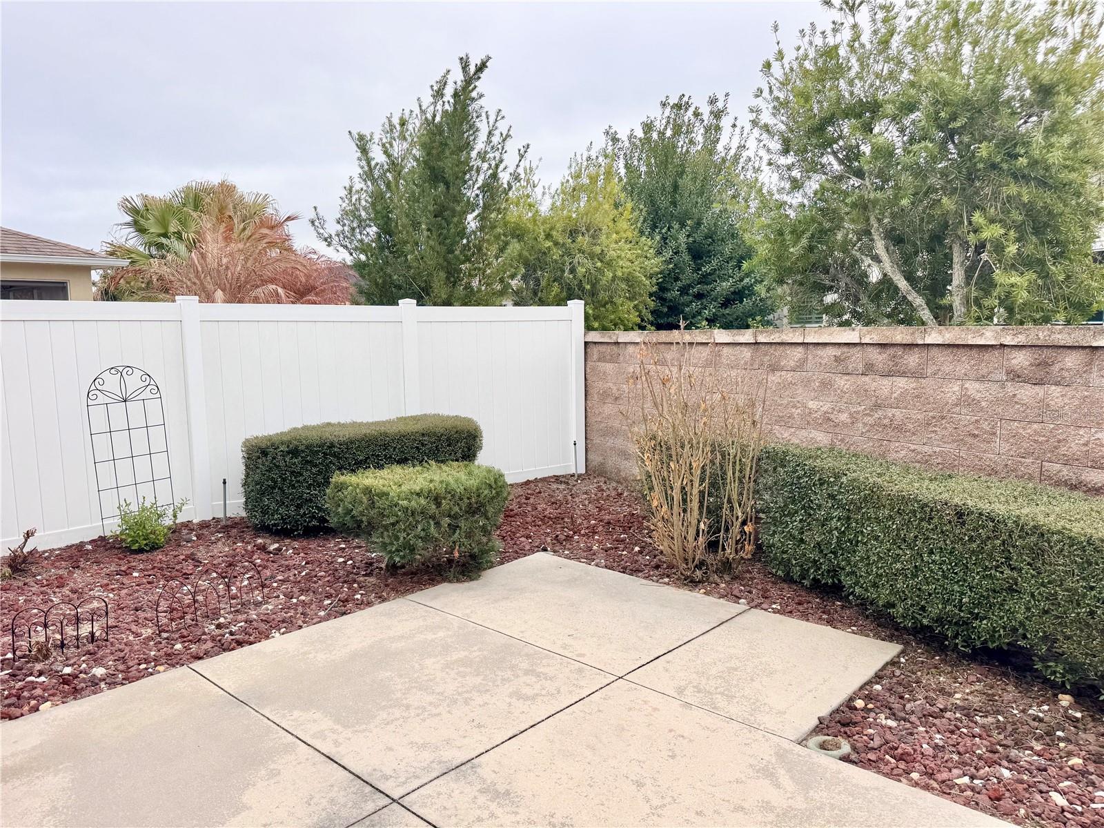 2000 Goldenrod Ct Property Photo 15