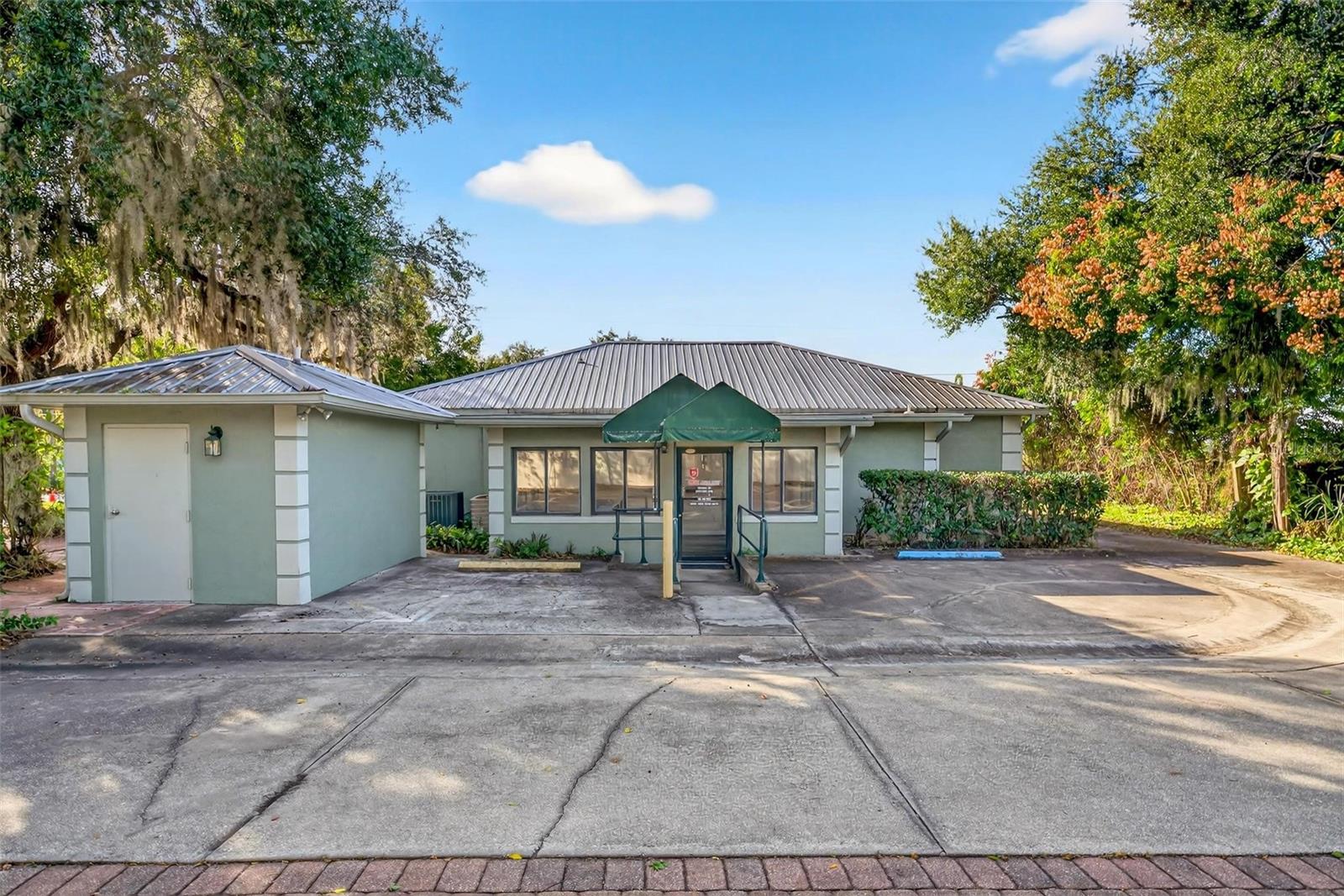 1318 S Eustis St Property Photo 2