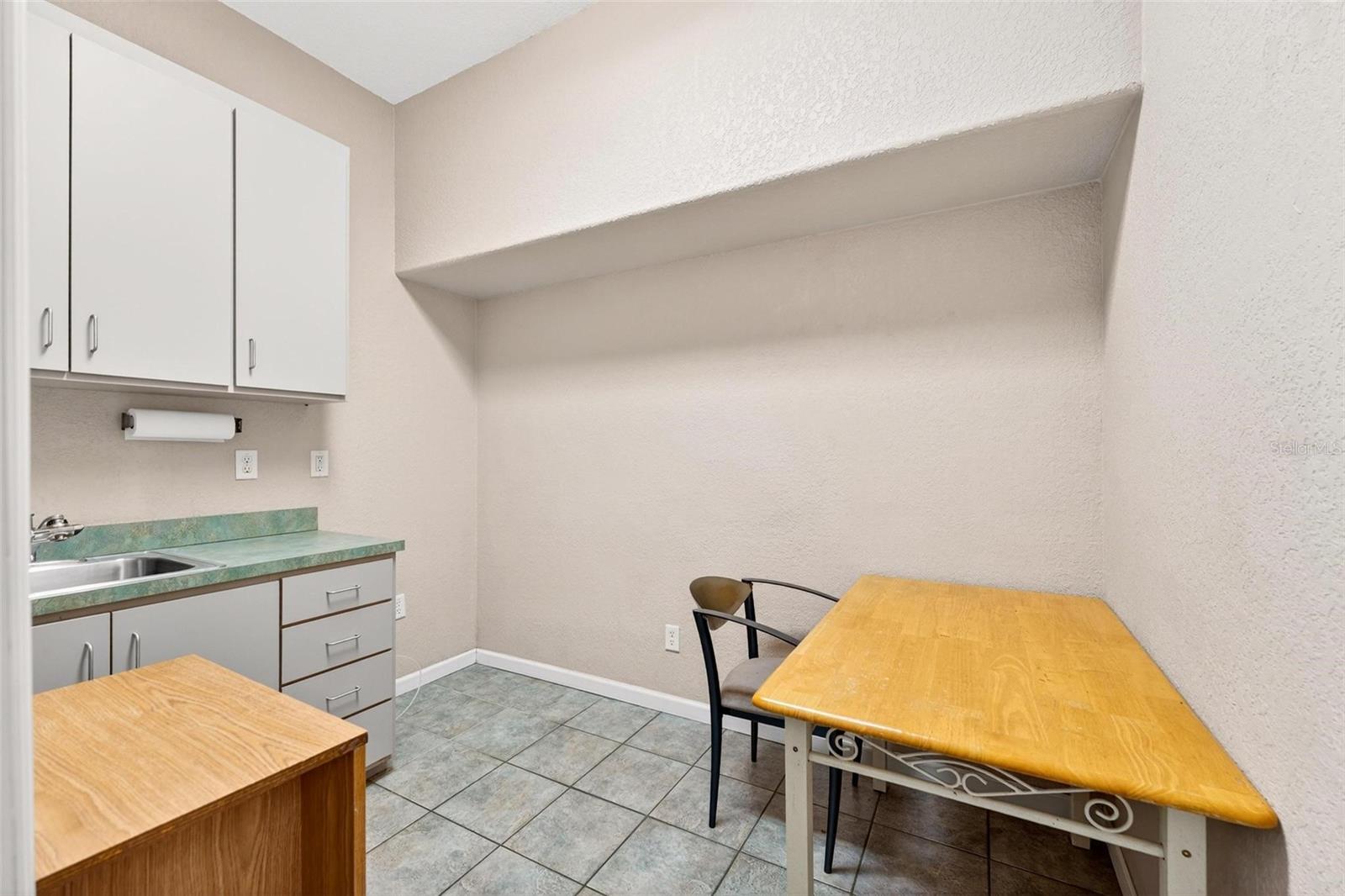 1318 S Eustis St Property Photo 63
