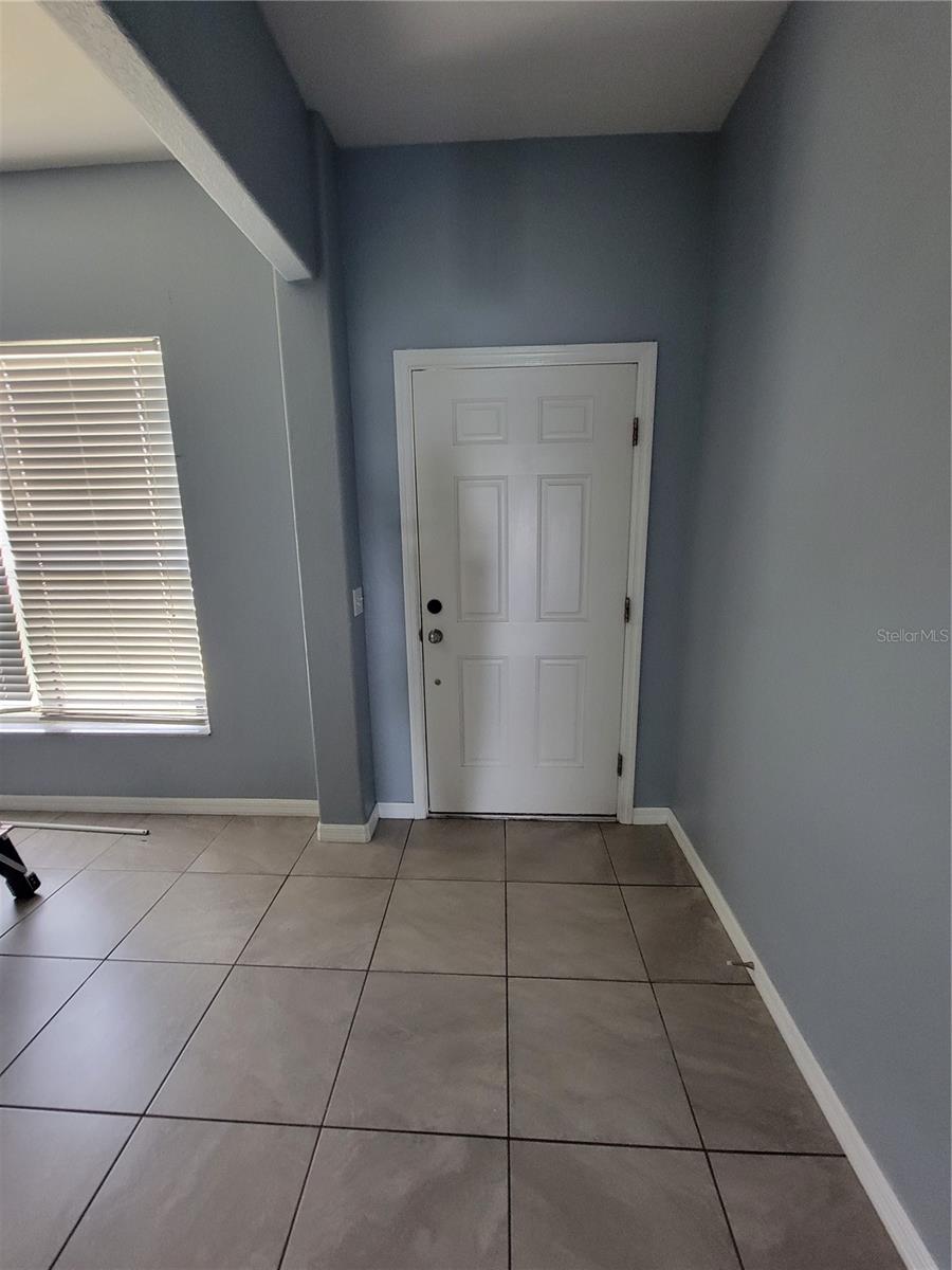 2734 Rochelle Dr Property Photo 2