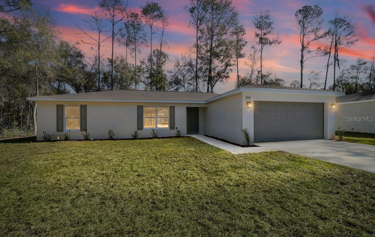 8992 N LISA TER Property Photo 1