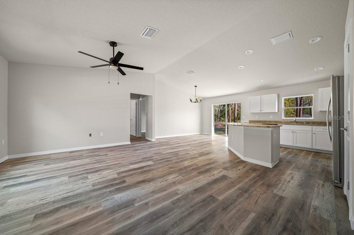 8992 N Lisa Ter Property Photo 4