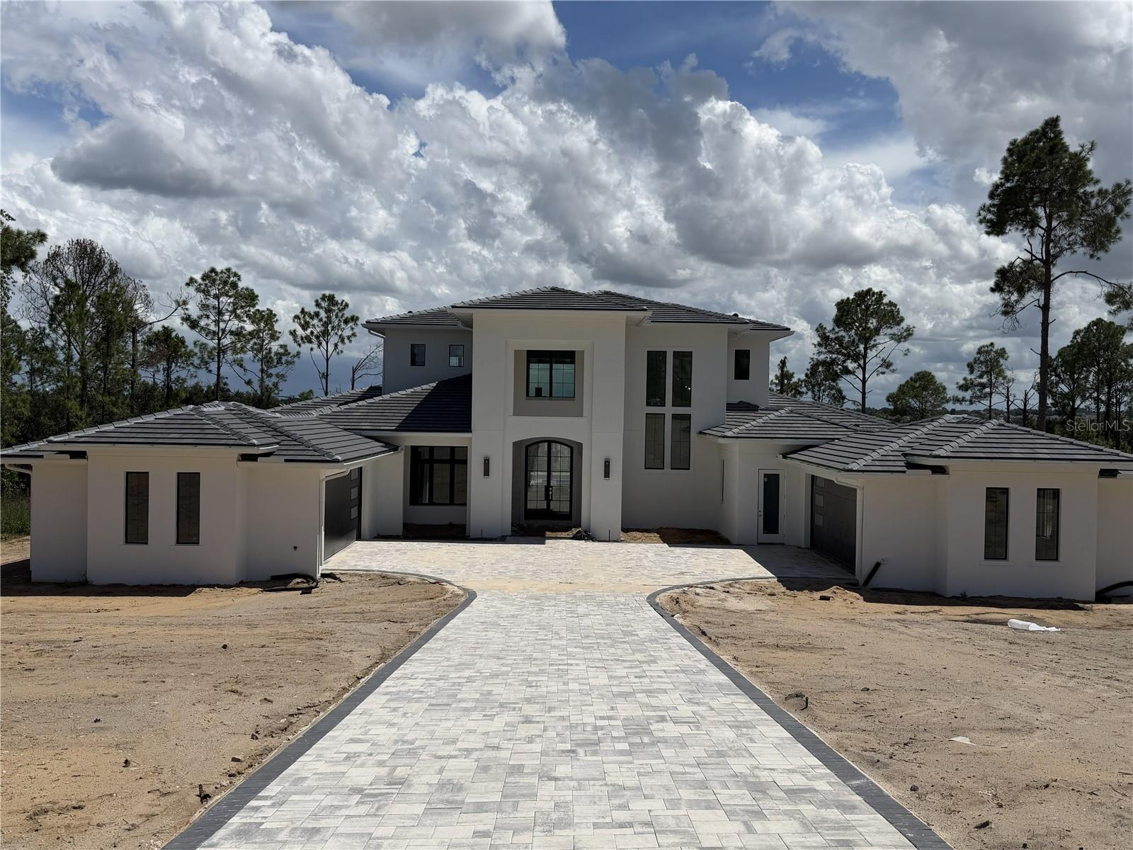 16123 Pendio Dr Property Photo 1