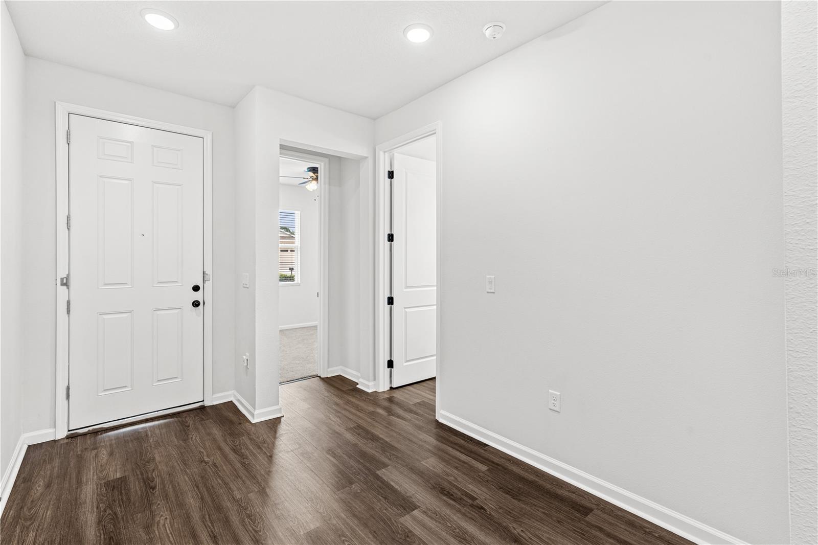 10200 Spring Lake Dr Property Photo 3