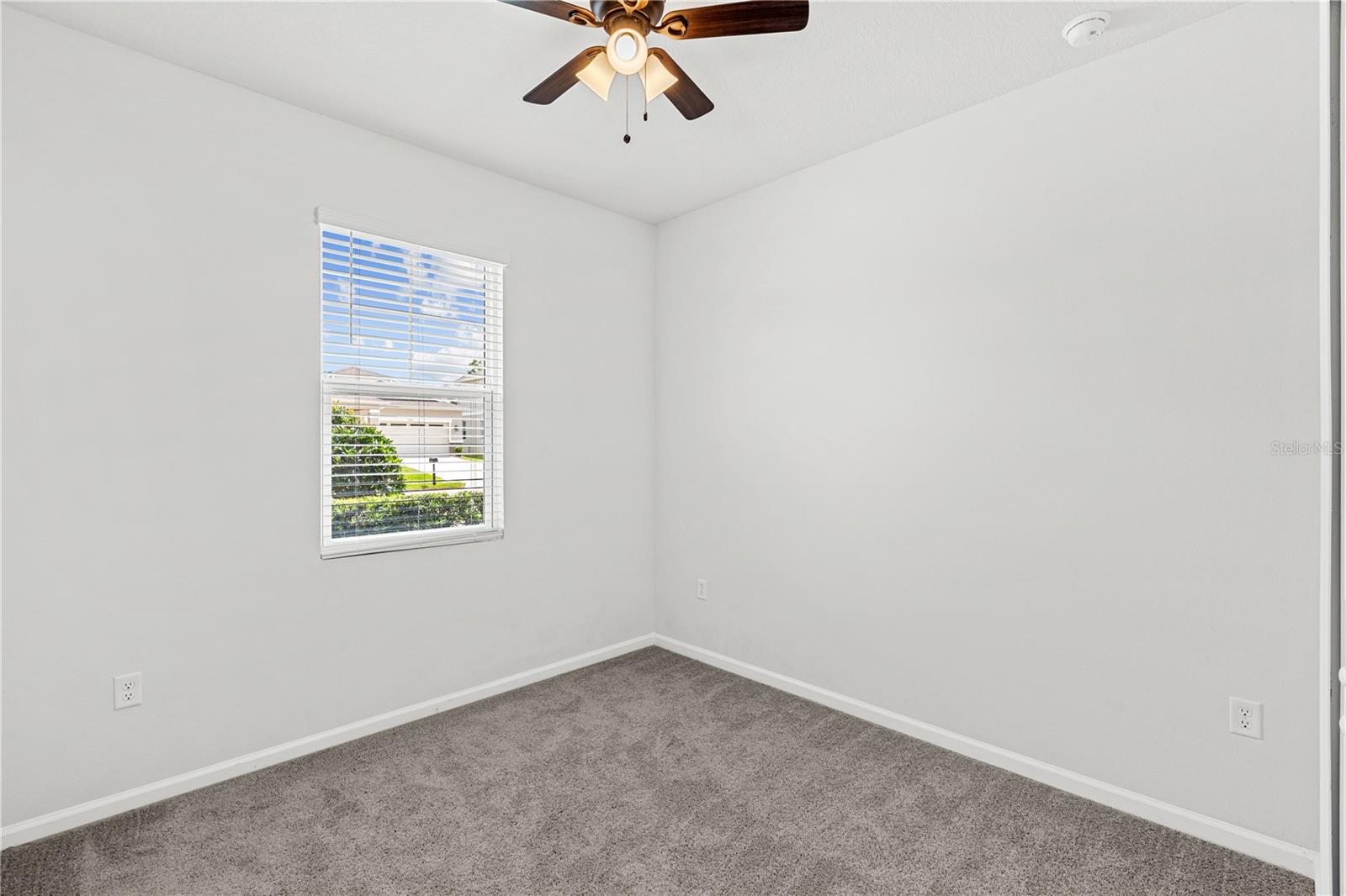 10200 Spring Lake Dr Property Photo 4