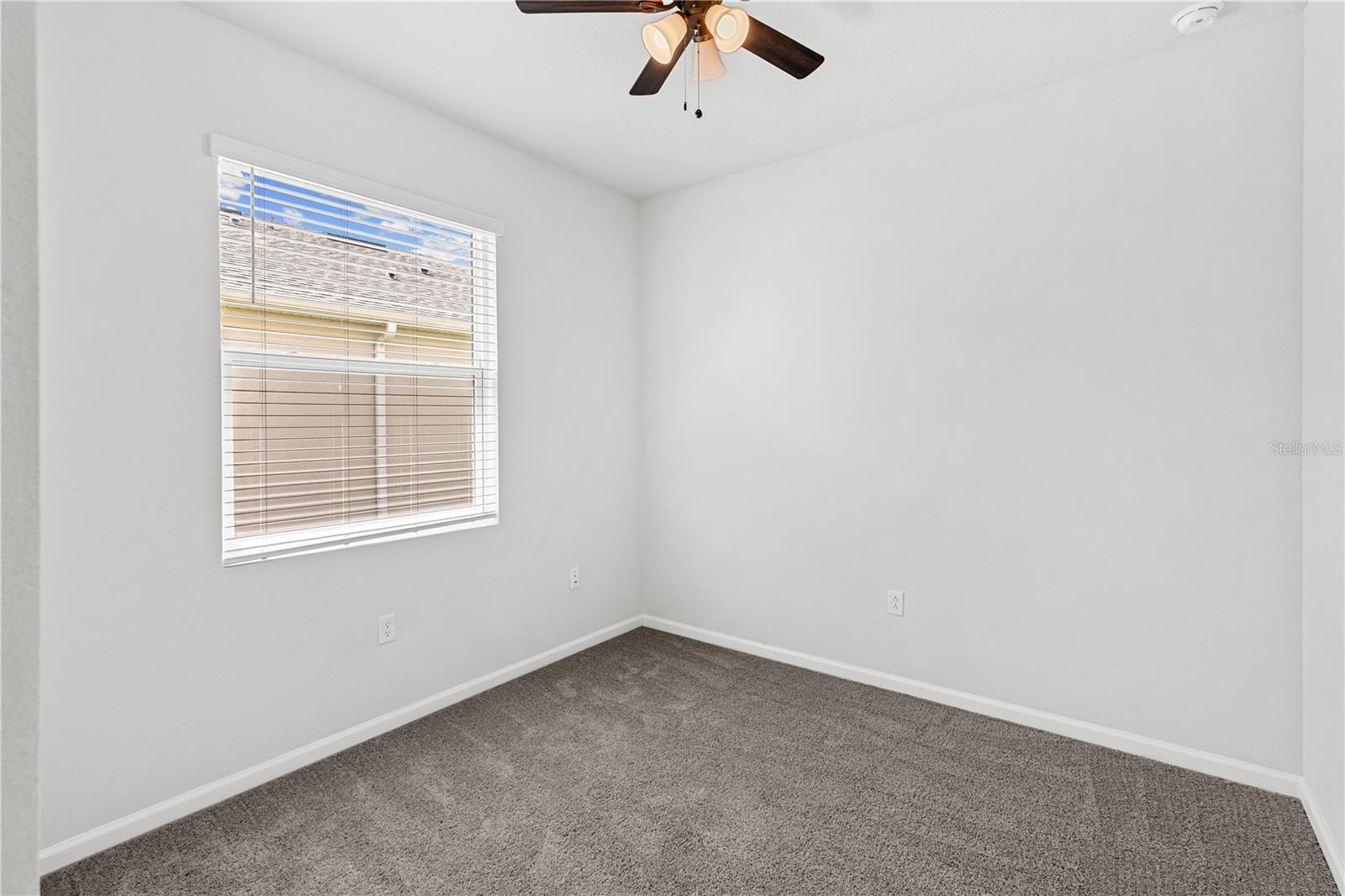 10200 Spring Lake Dr Property Photo 6
