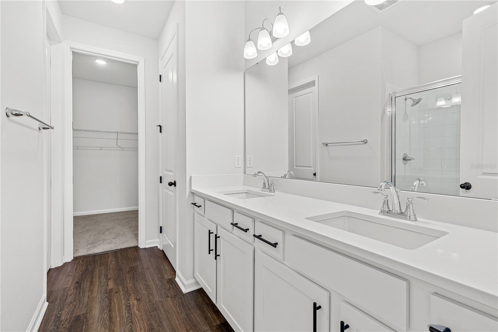10200 Spring Lake Dr Property Photo 21