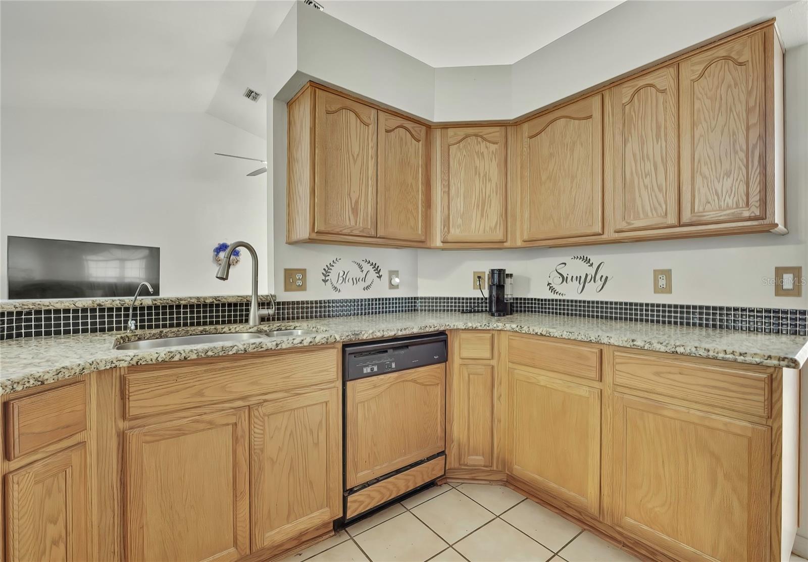 340 E Savoy St Property Photo 20