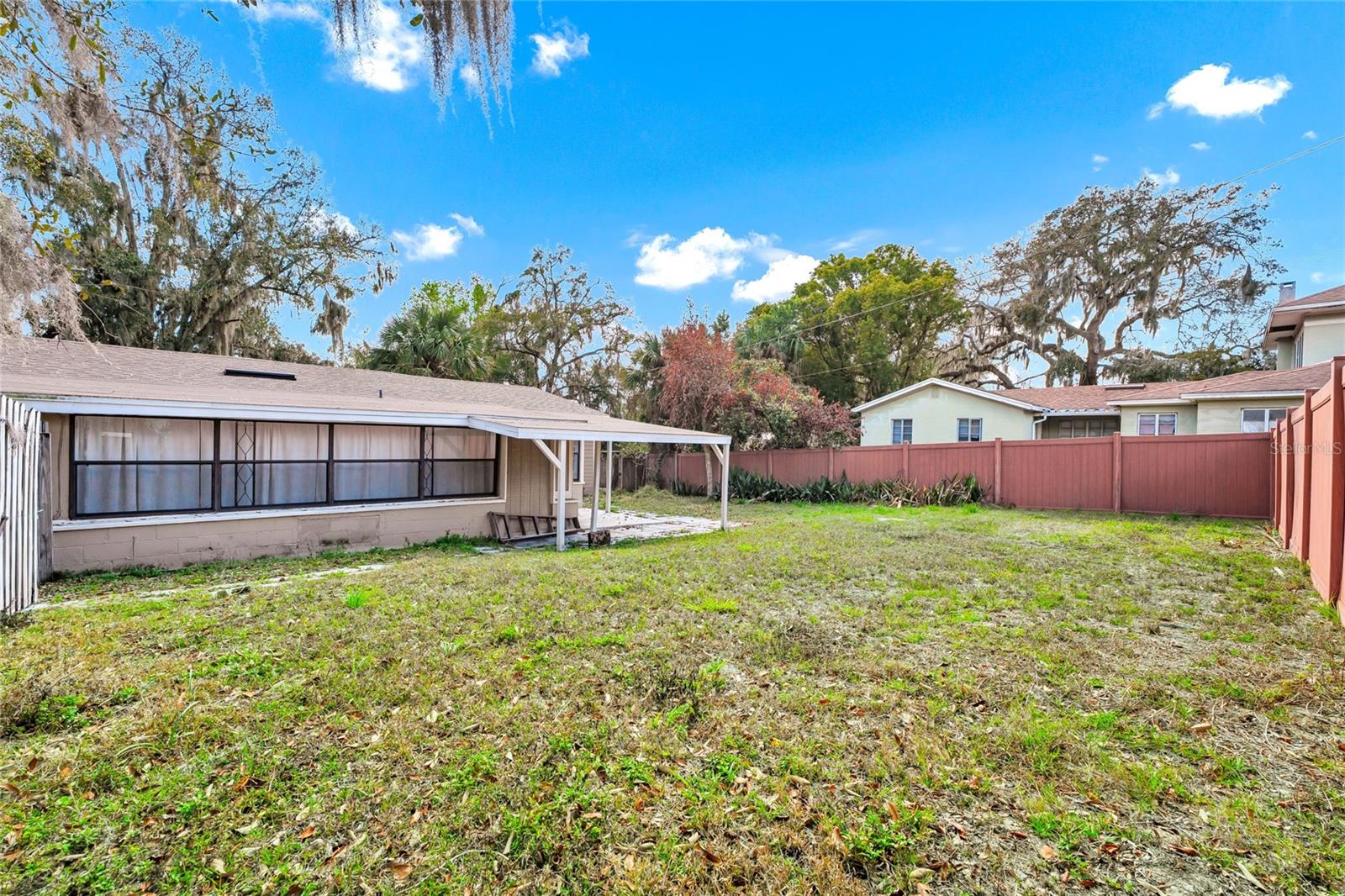 1244 Lake Ave Property Photo 4