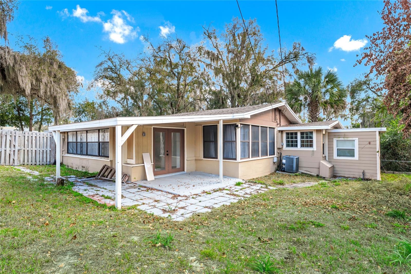 1244 Lake Ave Property Photo 7