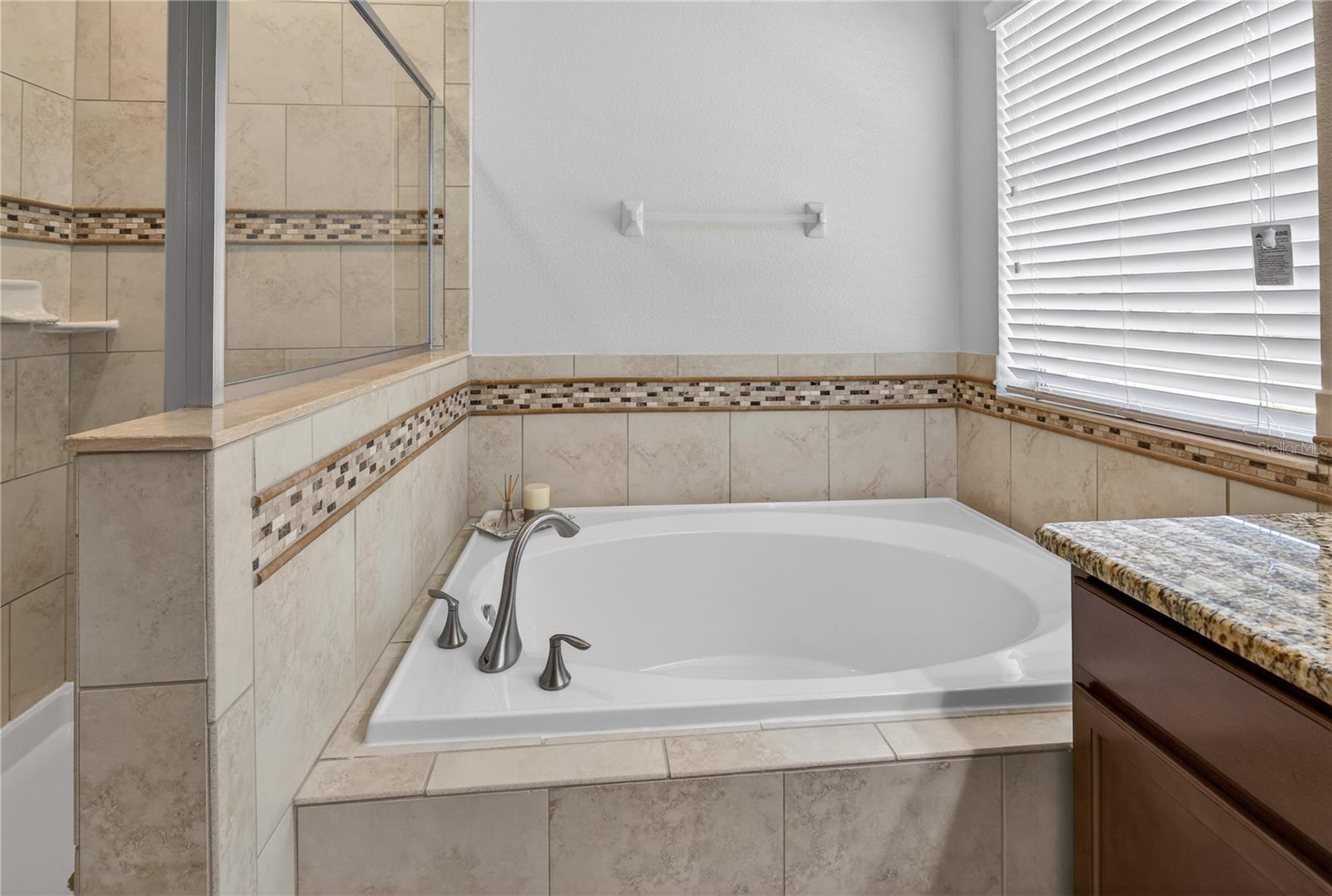 5269 Royce Dr Property Photo 13