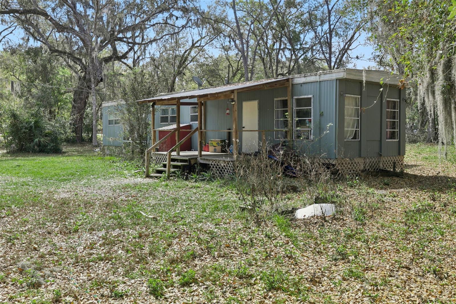 15527 Trousdale St Property Photo 3