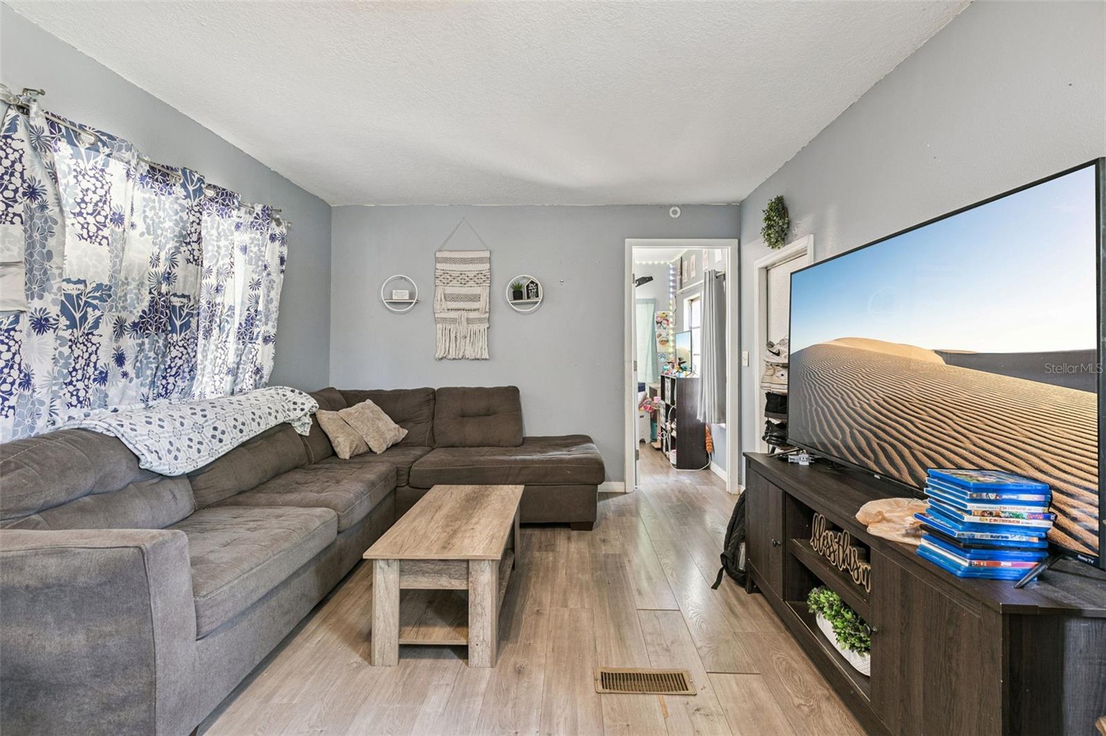 15527 Trousdale St Property Photo 4