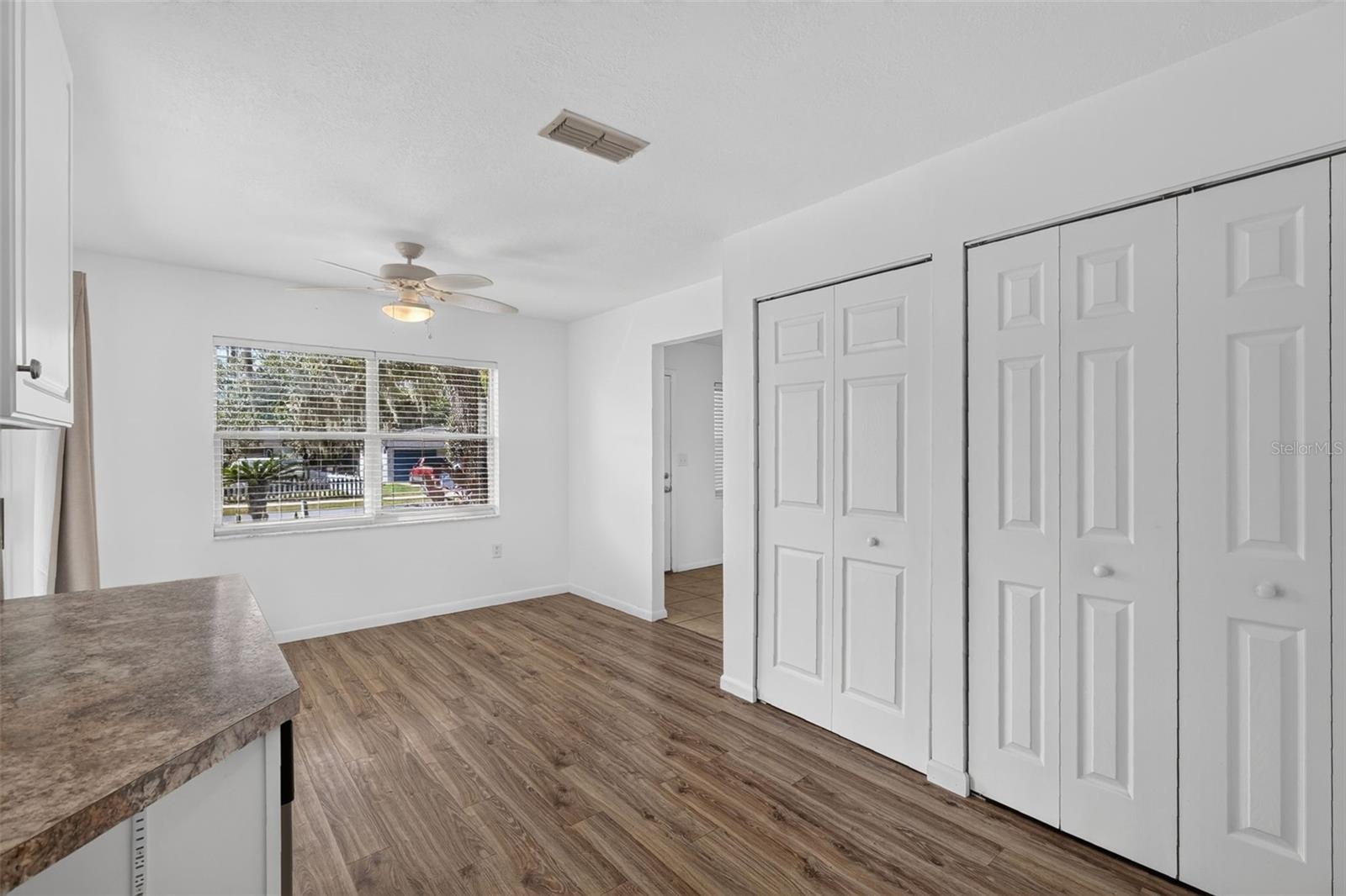 2010 1/2 Vine Street Property Photo 8