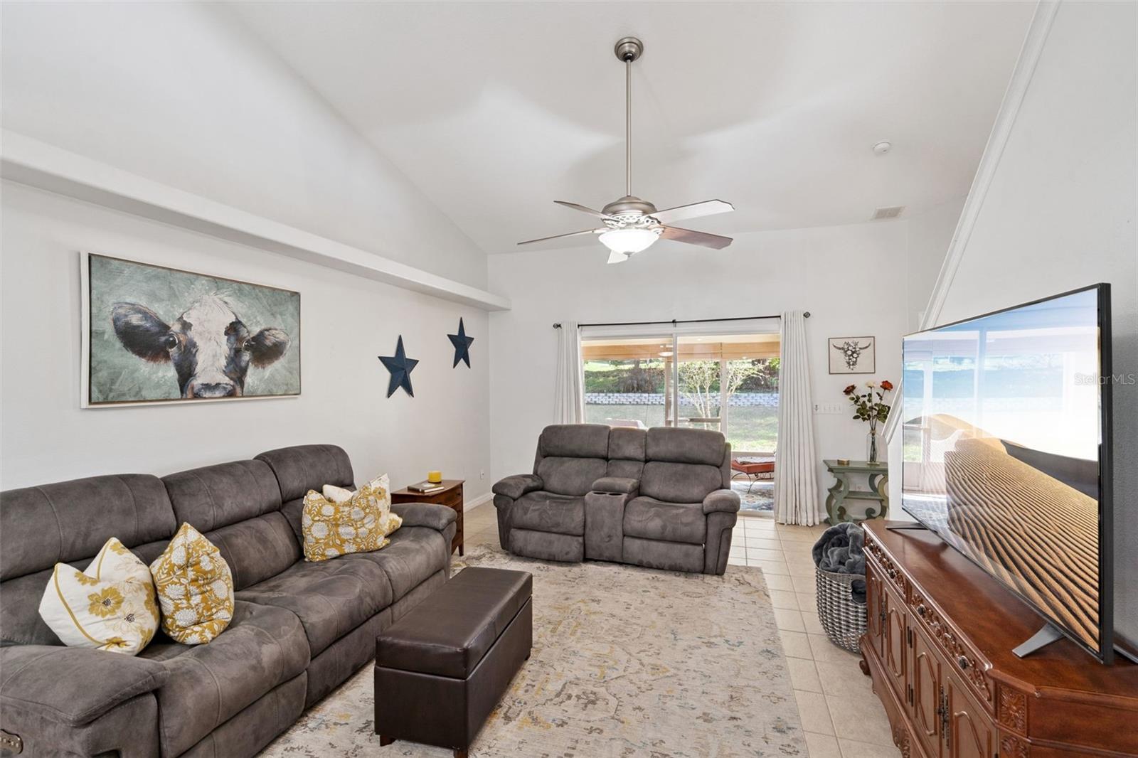 8856 Courtyard Ln Property Photo 3