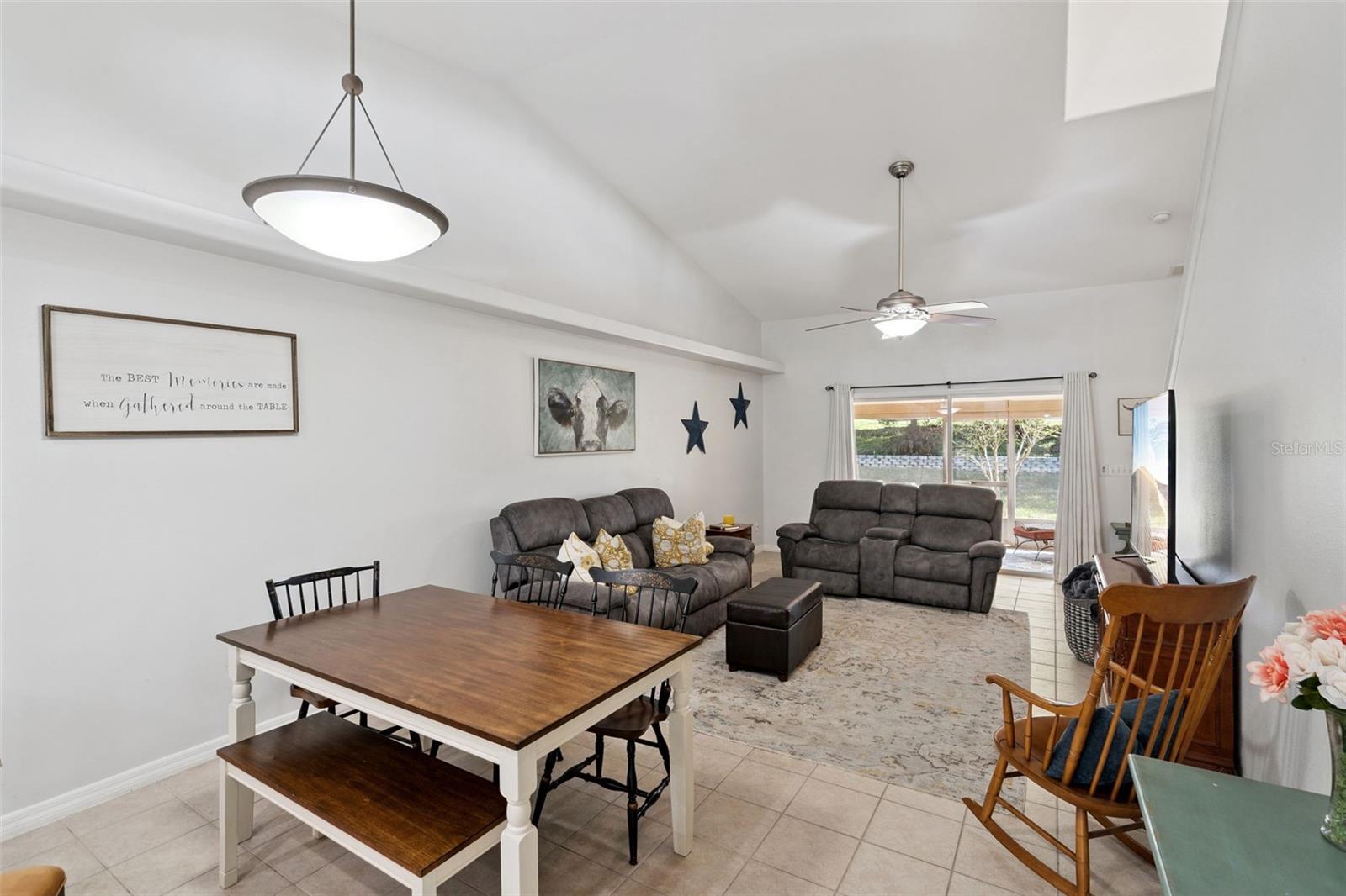 8856 Courtyard Ln Property Photo 5