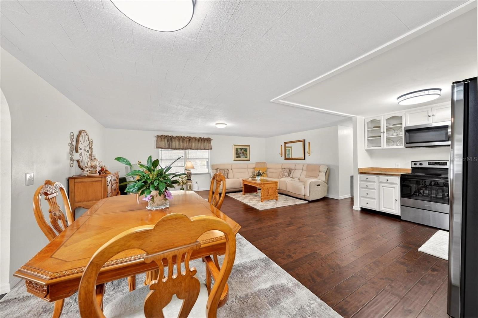 7 Cocos Plumosa Dr #a Property Photo 4