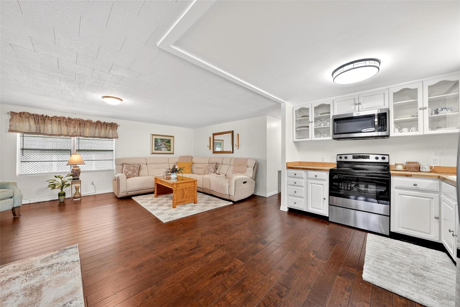 7 Cocos Plumosa Dr #a Property Photo 7