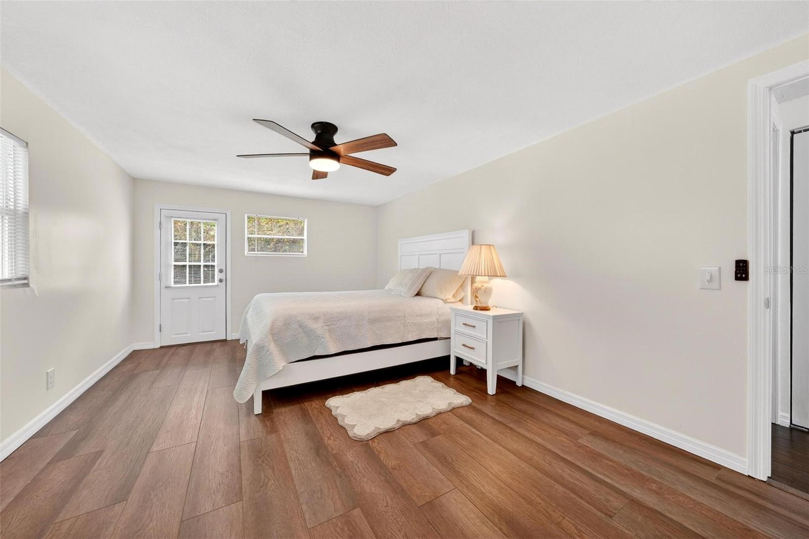 7 Cocos Plumosa Dr #a Property Photo 11