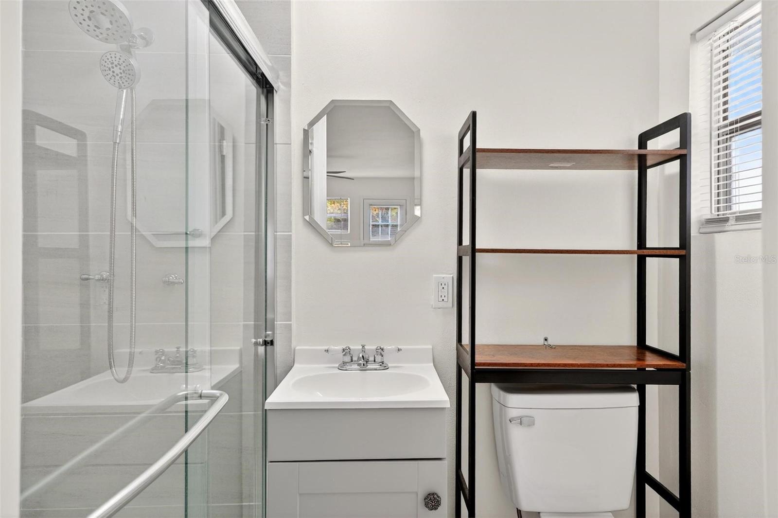 7 Cocos Plumosa Dr #a Property Photo 15