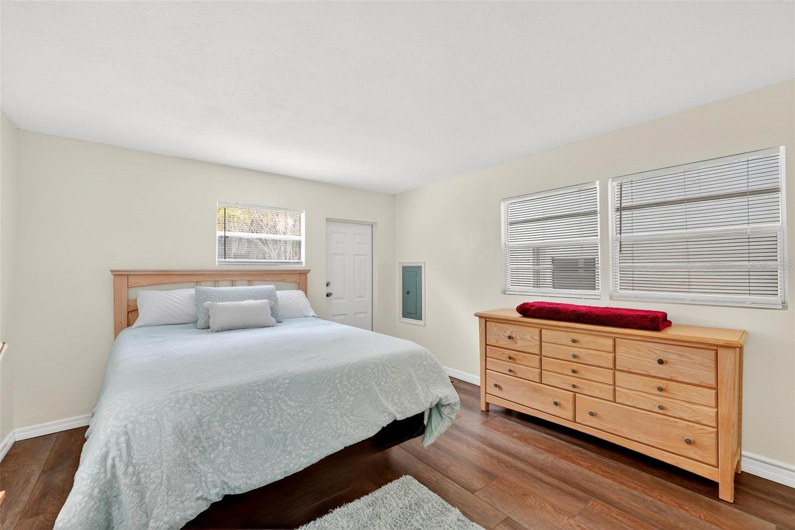 7 Cocos Plumosa Dr #a Property Photo 18