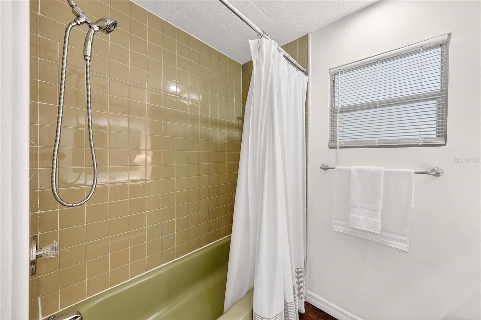 7 Cocos Plumosa Dr #a Property Photo 21
