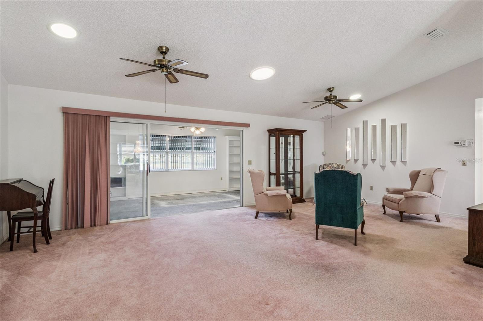 828 Dundee Cir Property Photo 4