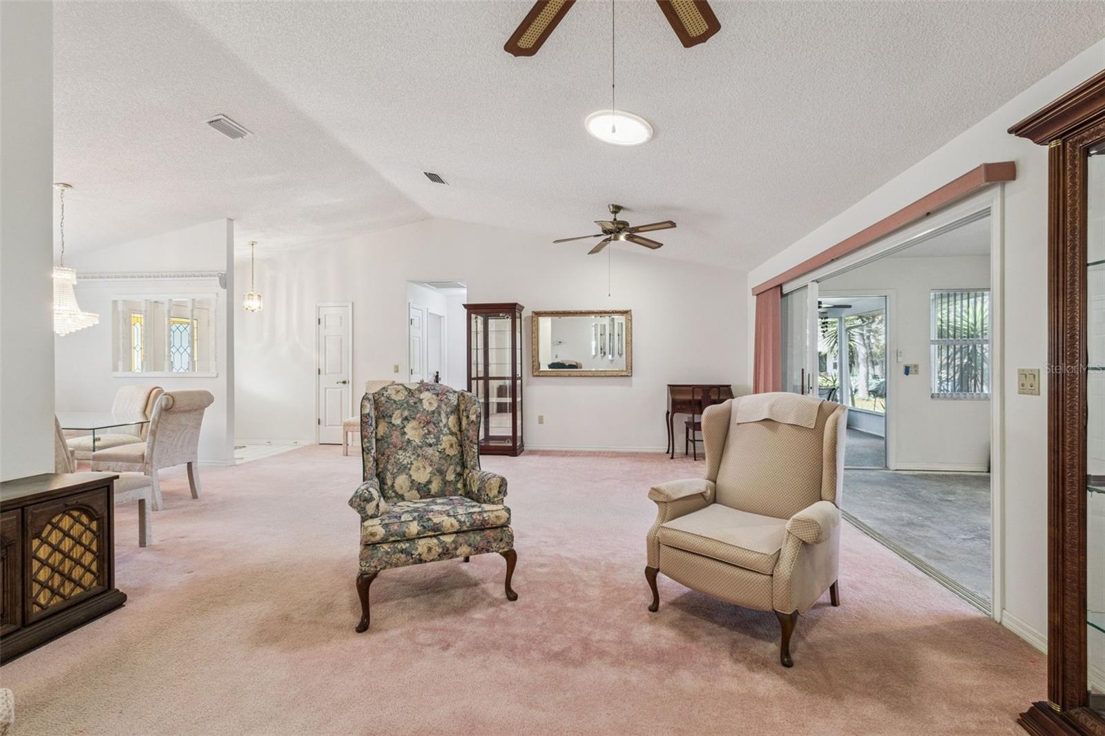 828 Dundee Cir Property Photo 6