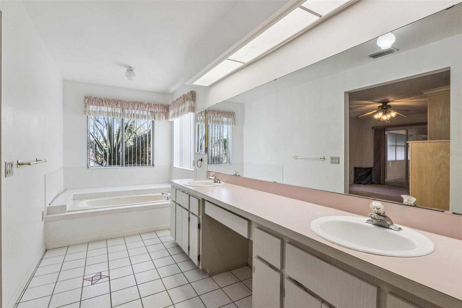 828 Dundee Cir Property Photo 17