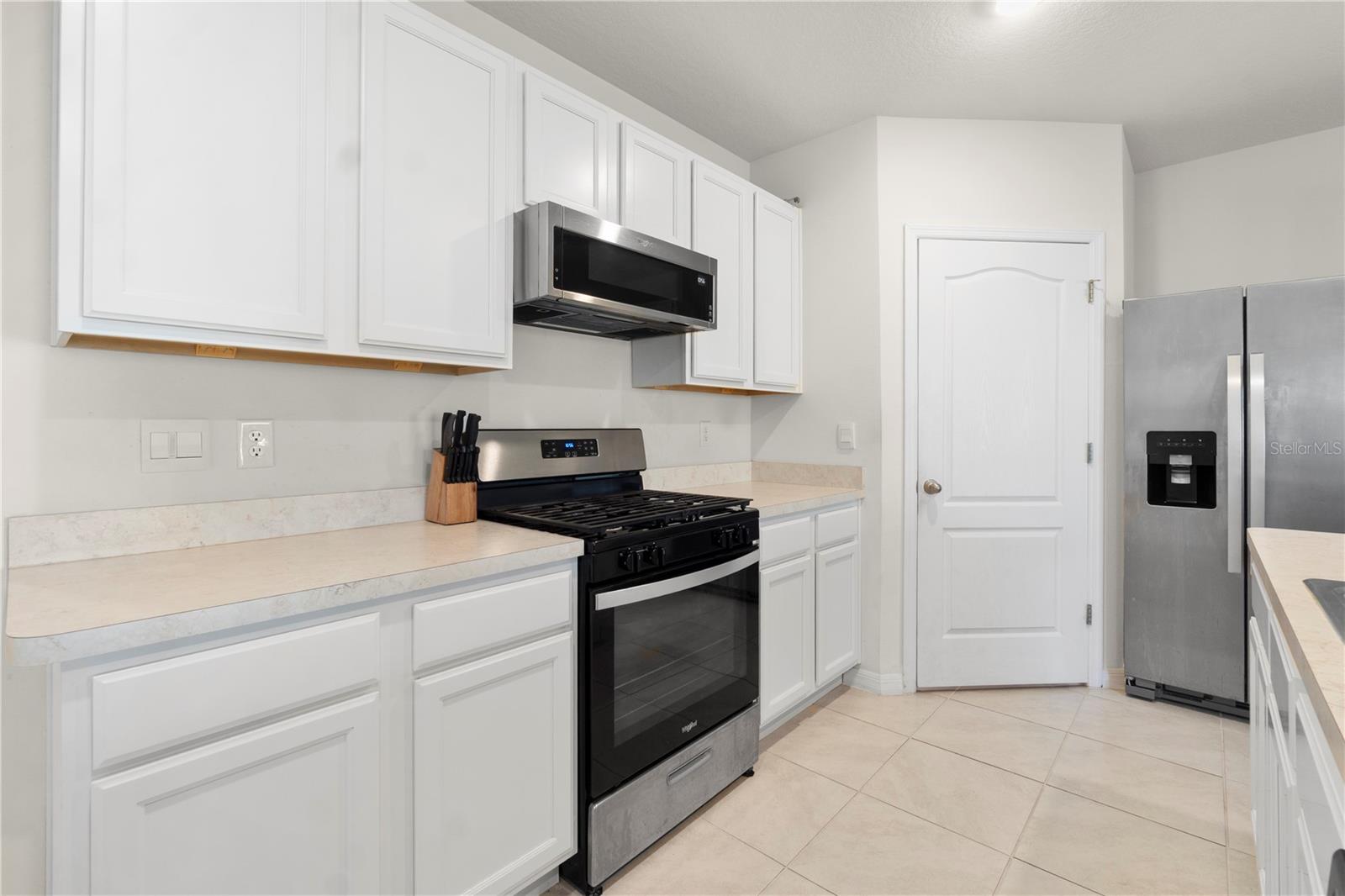 29320 Armoyan Blvd Property Photo 7