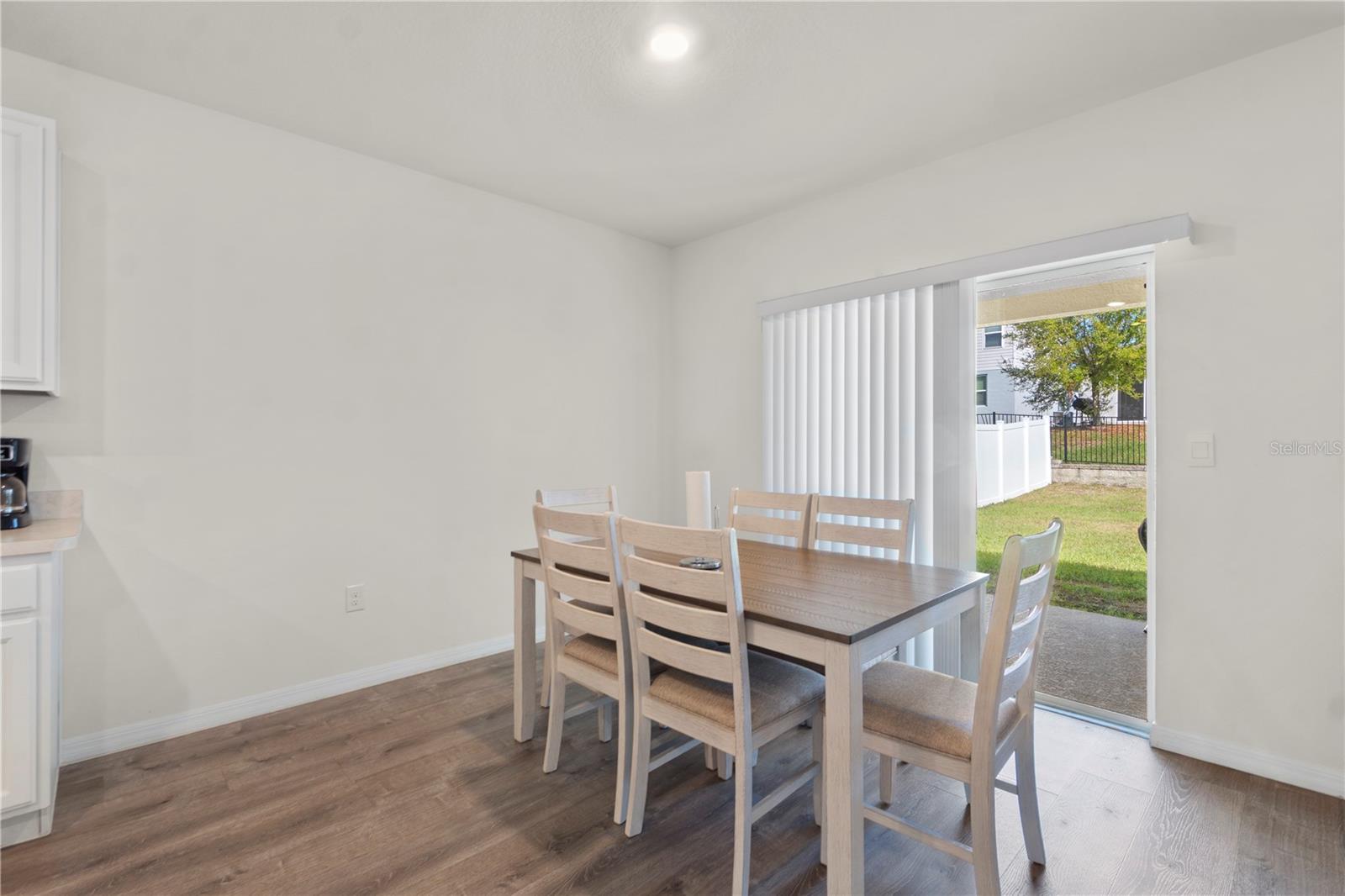 29320 Armoyan Blvd Property Photo 8