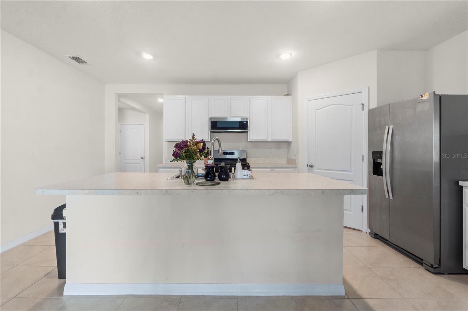 29320 Armoyan Blvd Property Photo 10