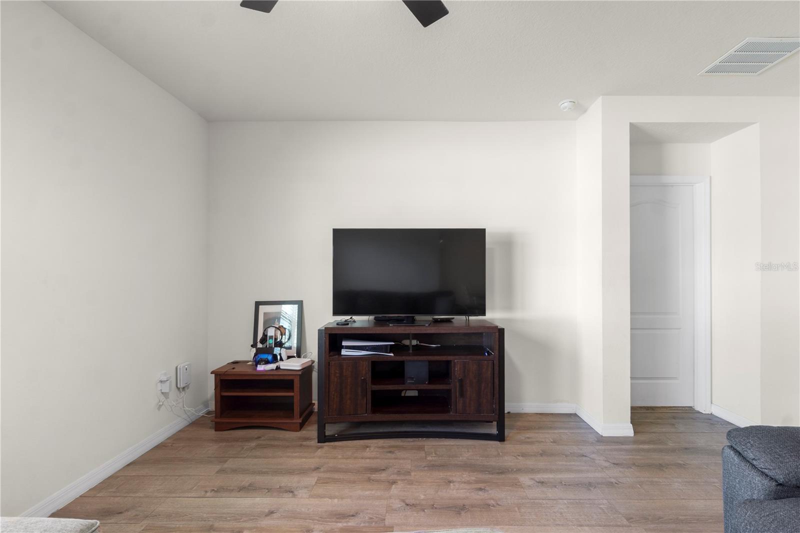 29320 Armoyan Blvd Property Photo 20