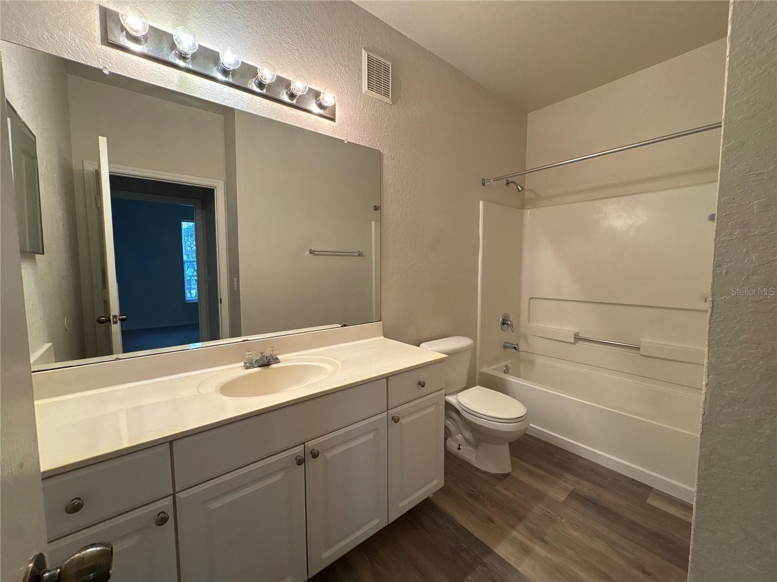 8009 Hemingway Cir #8009 Property Photo 10
