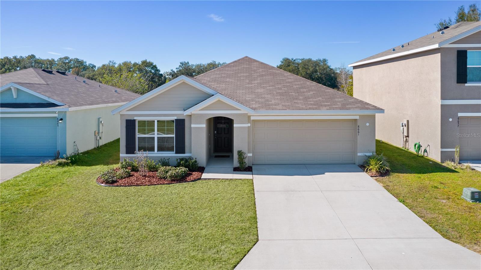 8661 Triumph Cir Property Photo 1