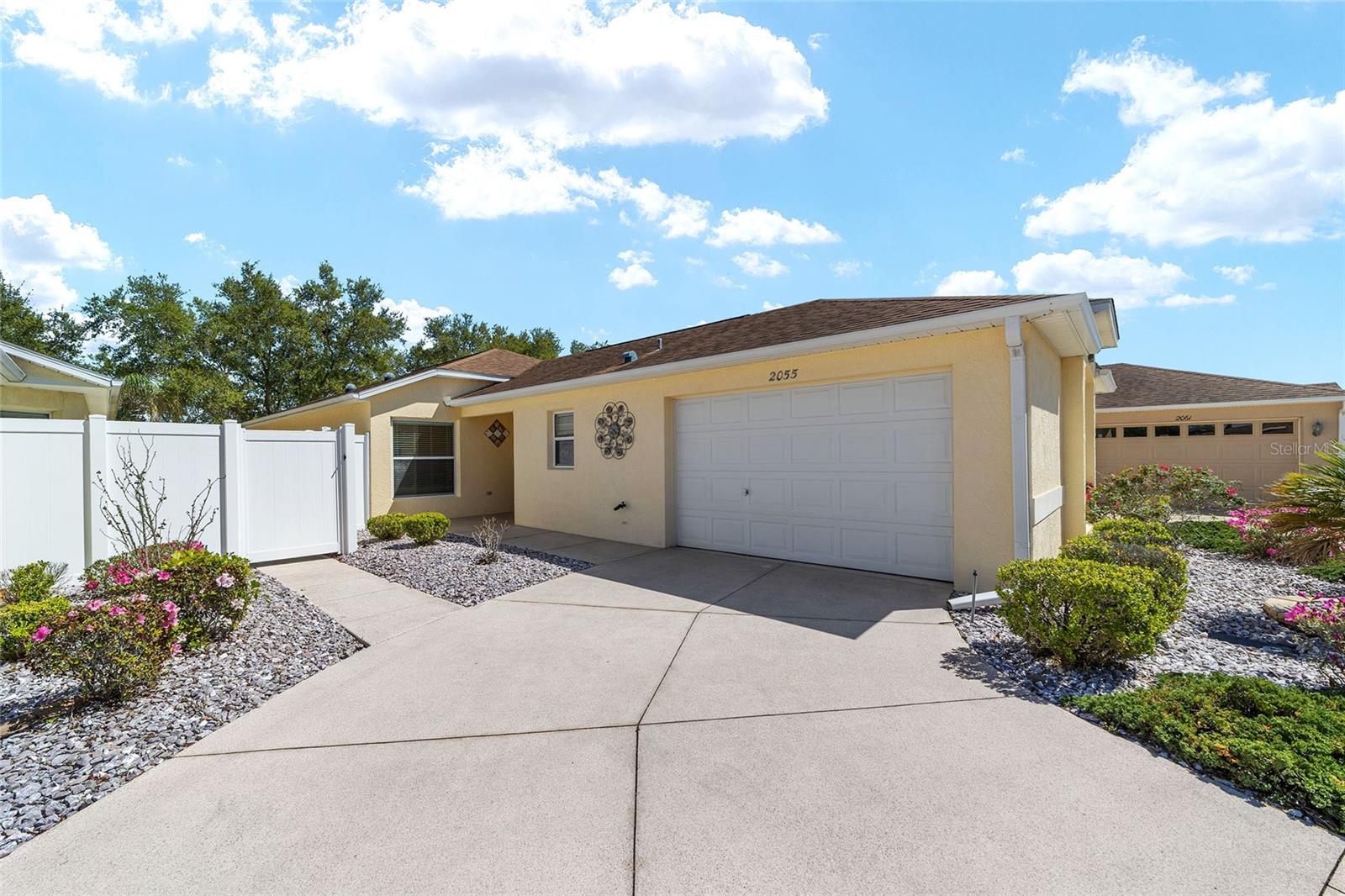 2055 Hydrangea Ave Property Photo 1
