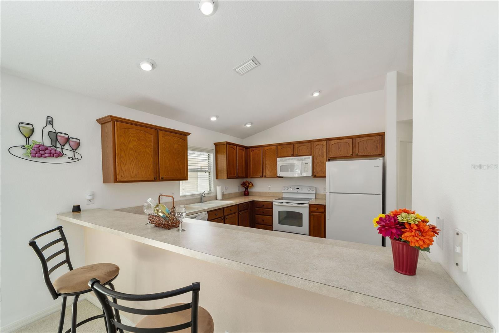 2055 Hydrangea Ave Property Photo 8