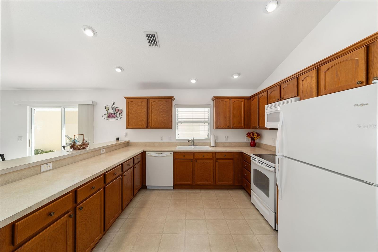 2055 Hydrangea Ave Property Photo 9