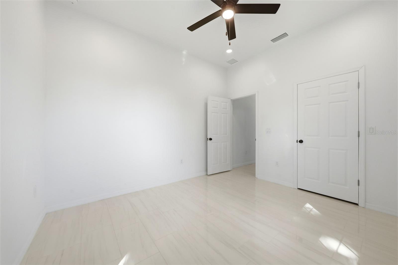 620 Titcomb St Property Photo 14