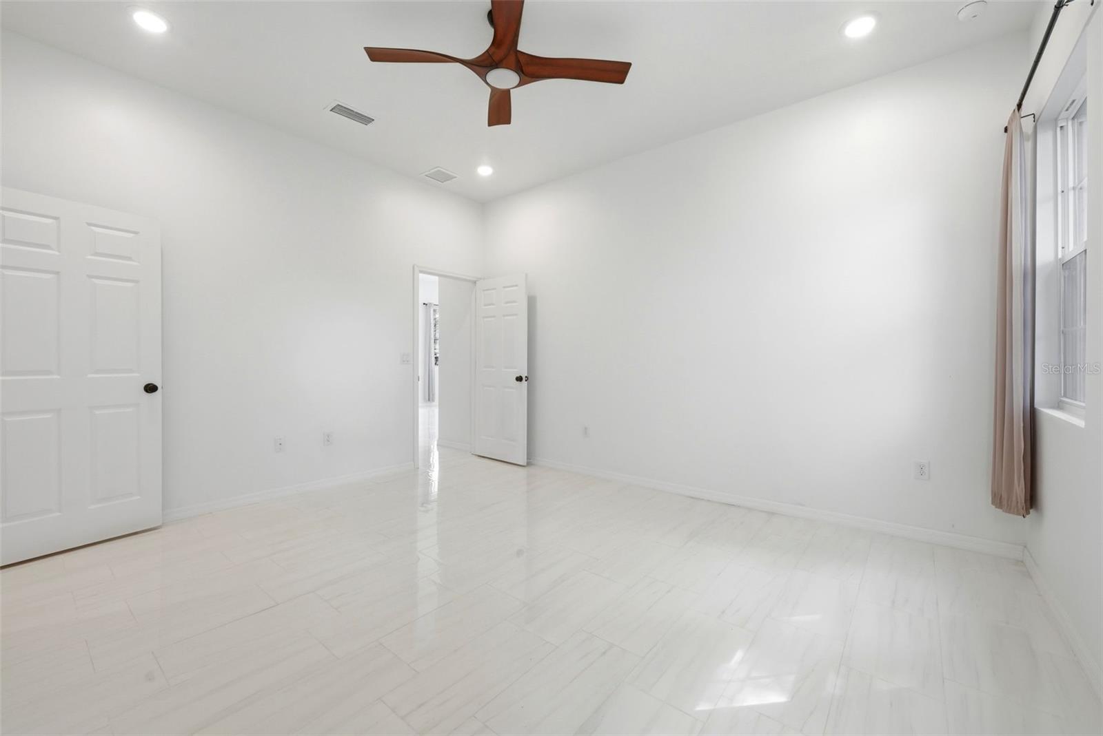 620 Titcomb St Property Photo 18