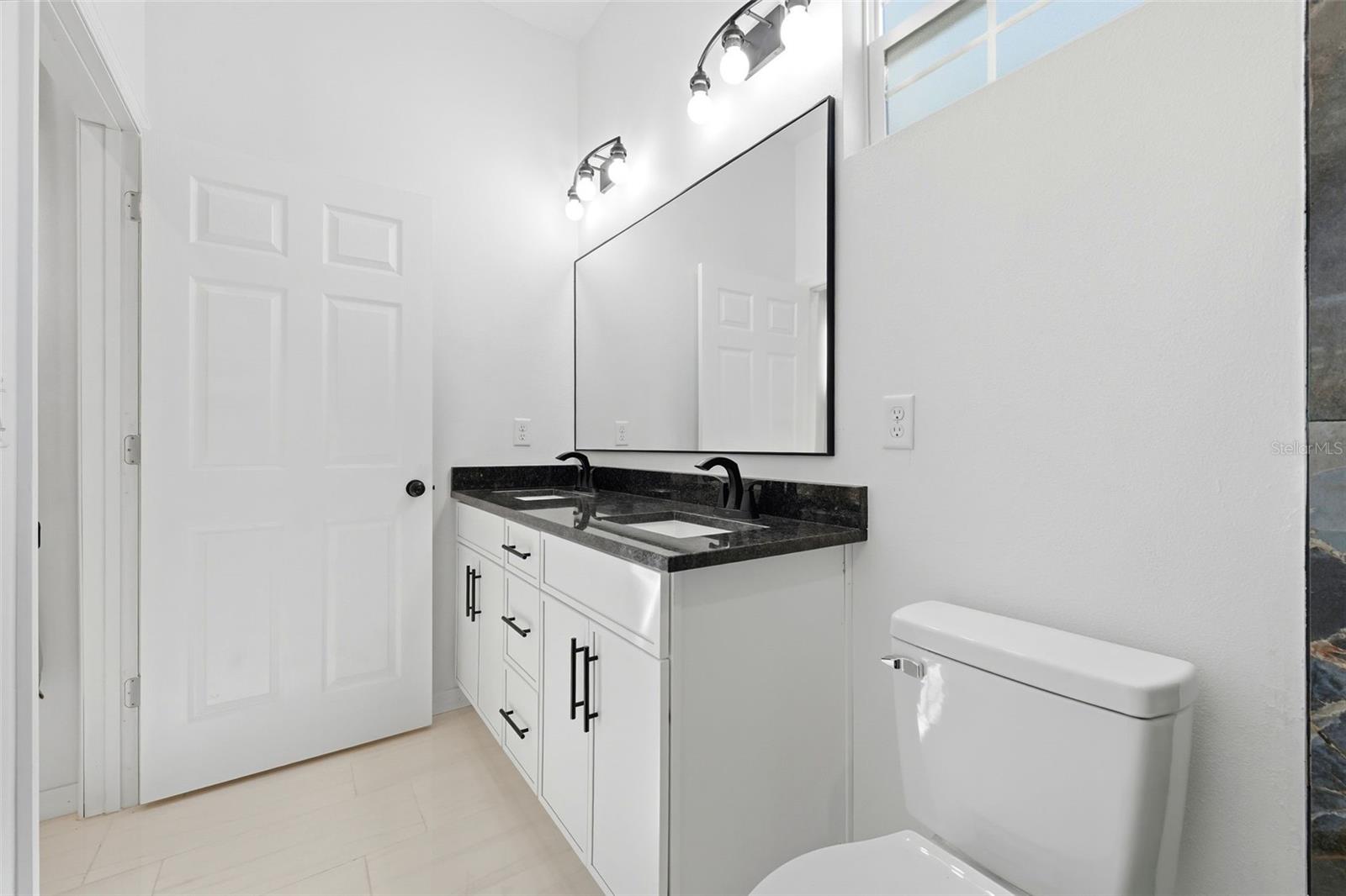 620 Titcomb St Property Photo 24