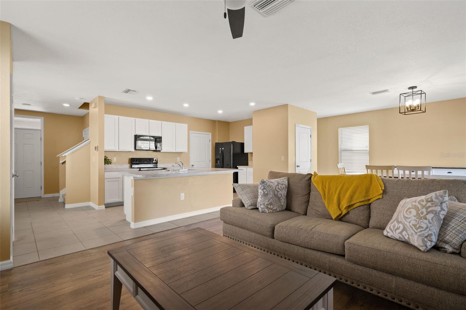 6663 Seaway Dr Property Photo 4